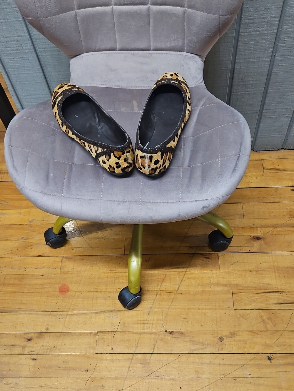 Ralph Lauren Leopard Print Calf Hair Ballet Flats in Tan and Black - Picture 3 of 4